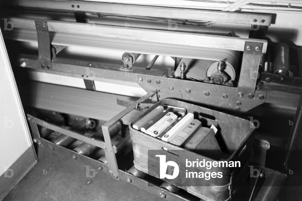 The book conveyor system in the library magazine of the Berlin State Library (former Prussian State Library), Germany 1930s (b/w photo)