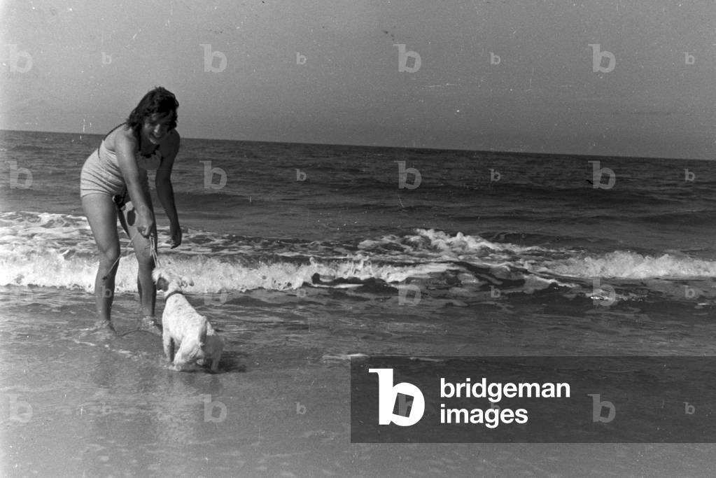Vacation at the Baltic Sea, Germany 1930s (b/w photo)