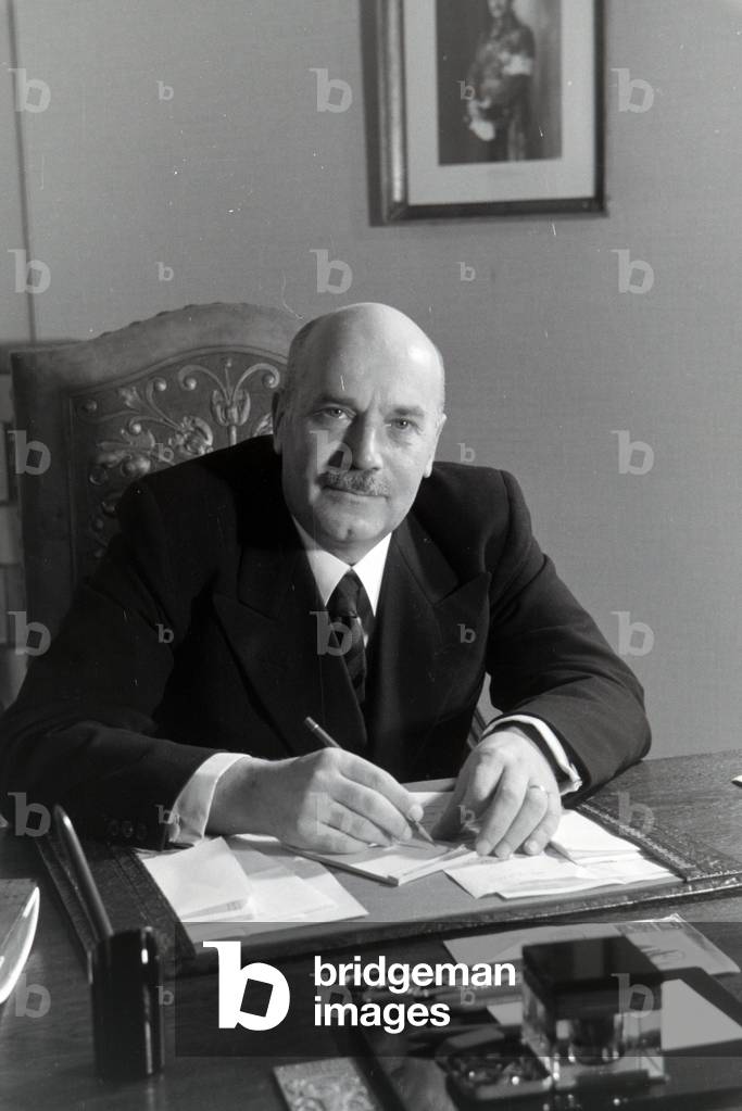Head of the finnish embassy, Toivo Kivimäki, in his office, Germany 1930s (b/w photo)