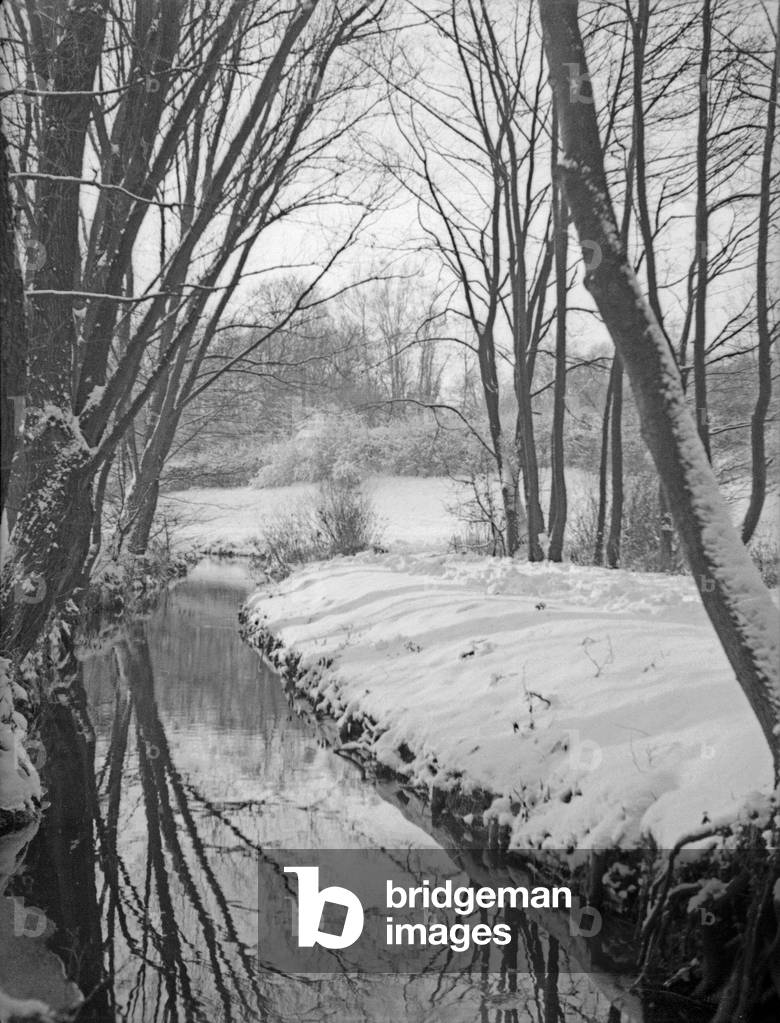 Wintertime at Fürstenteich parks, at Koenigsberg, East Prussia, 1930s (b/w photo)