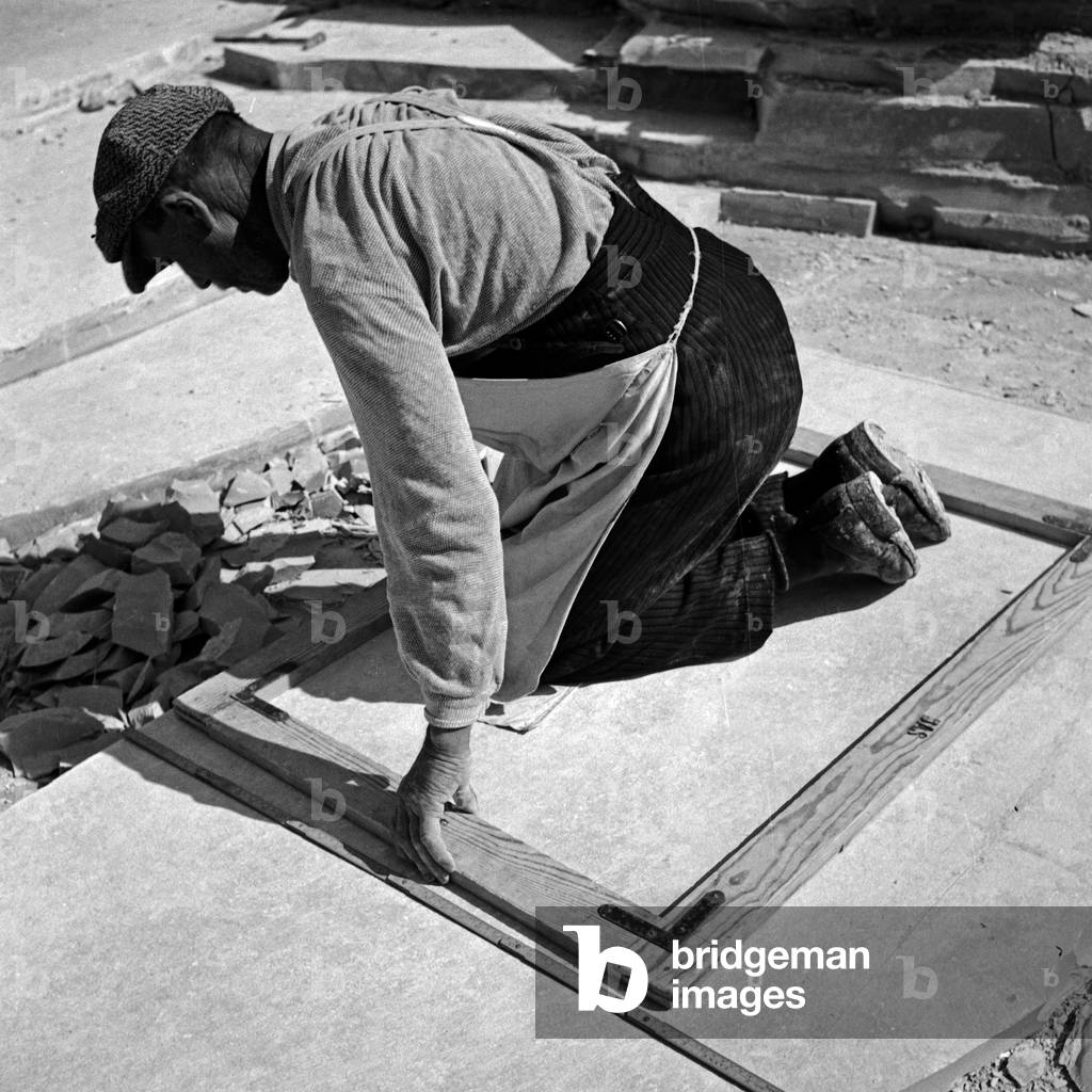 Worker at the lithographic limestone stone pit at Solnhofen, Germany 1930s (b/w photo)