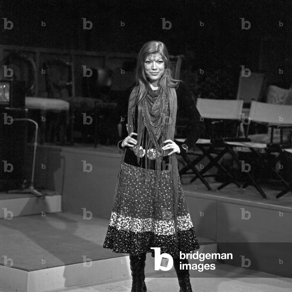 German singer and actress Katja Ebstein doing rehearsals for a German TV show, Hamburg 1972