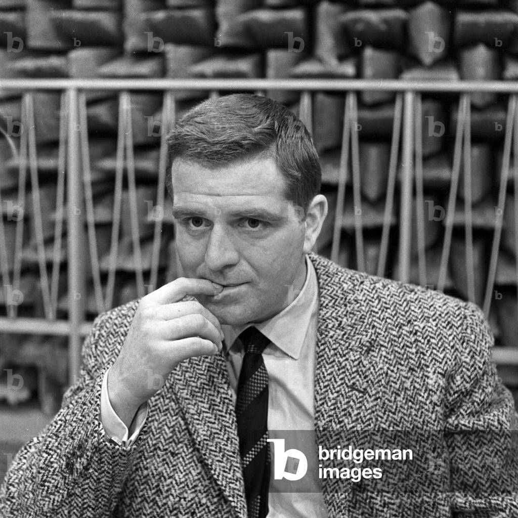 German actor Werner Schumacher at the production of an audio play of channel NDR in Hamburg, Germany 1950s