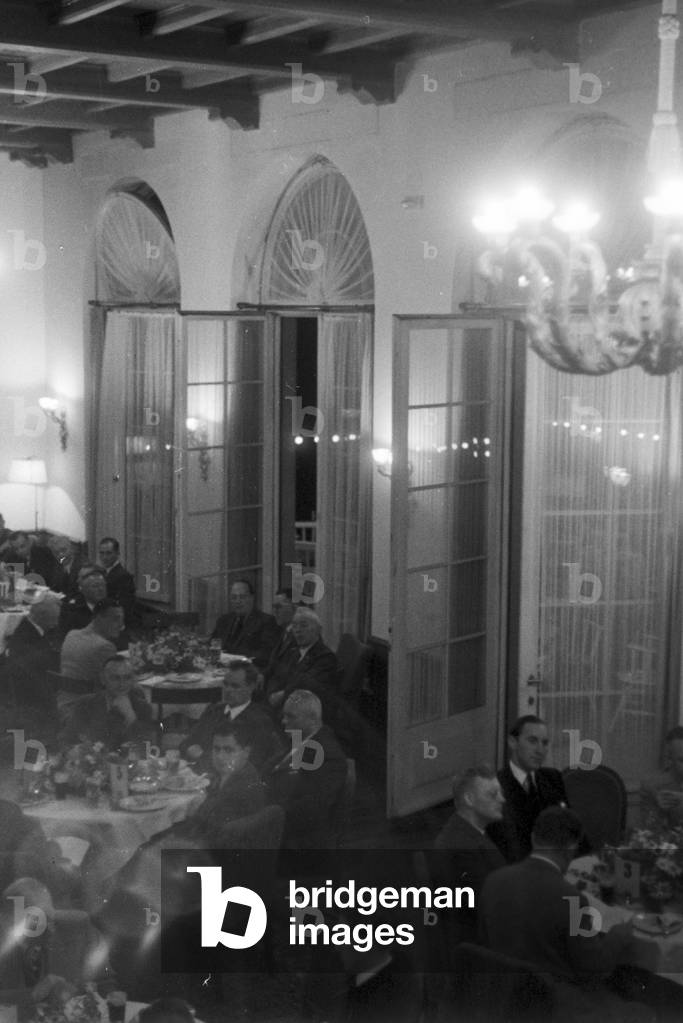 A meeting in the Harnack-Haus in Berlin-Dahlem, Germany 1930s (b/w photo)