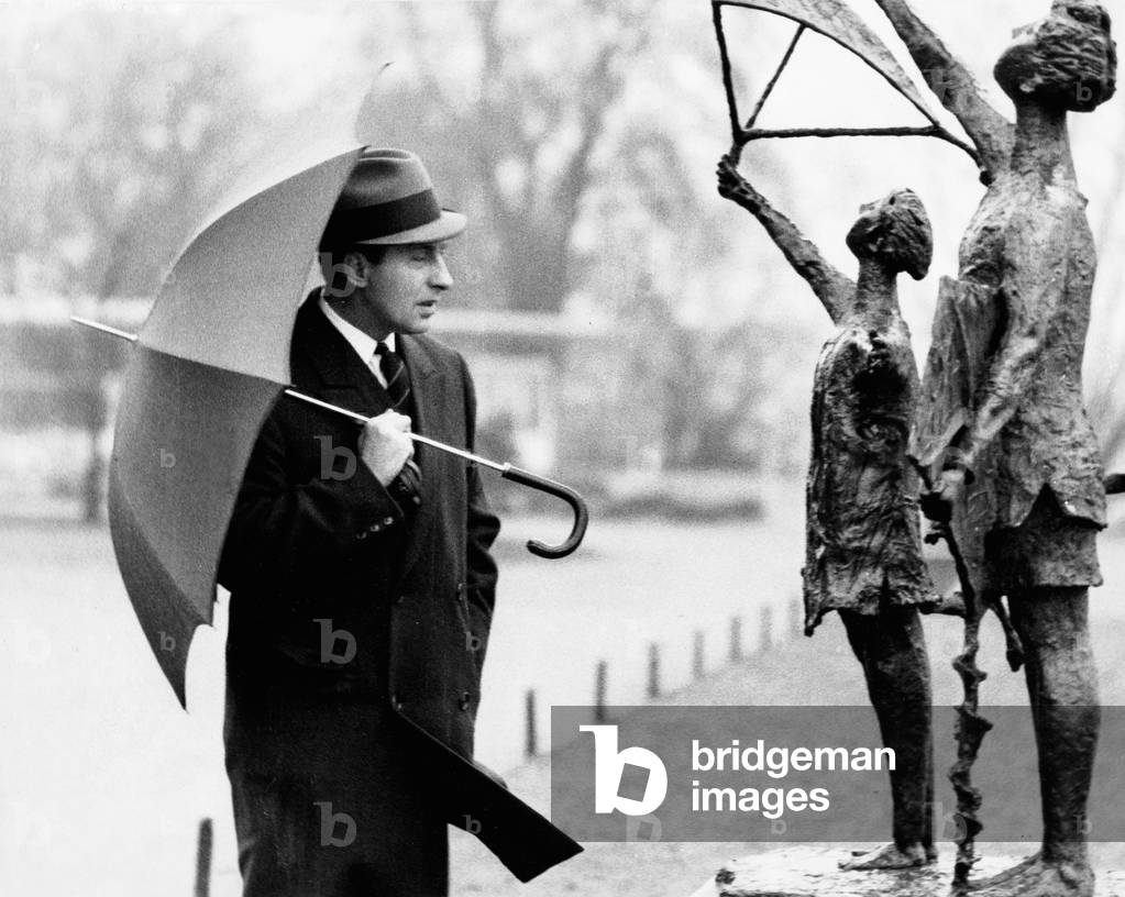 German news presenter Karl Heinz Koepcke strolling through Hamburg, Germany 1970s