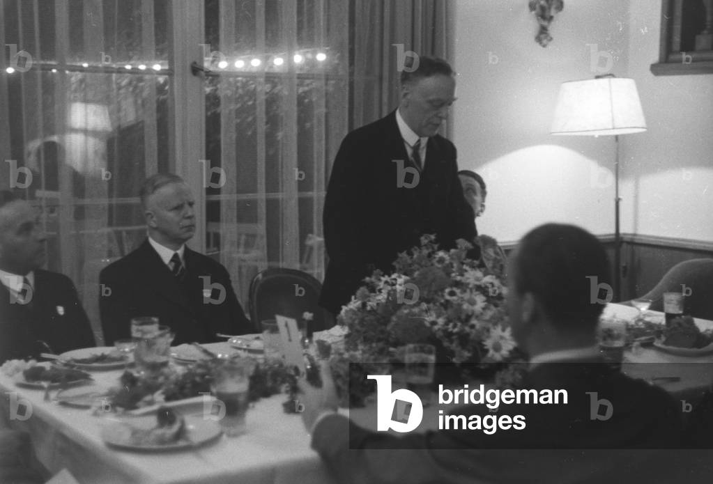 A meeting in the Harnack-Haus in Berlin-Dahlem, Germany 1930s (b/w photo)