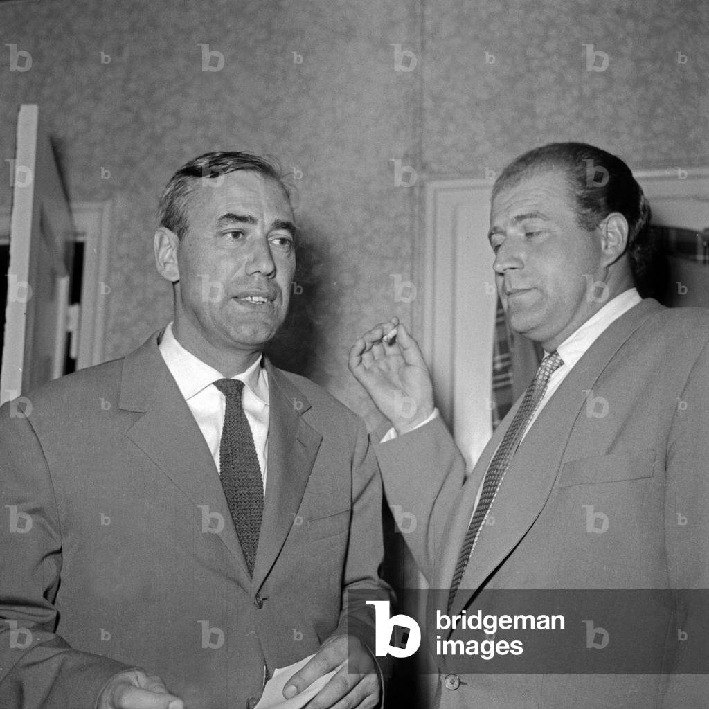 German show and quizmaster Hans Joachim Kulenkampff having a break and smoking a cigarette at NDR bath tour in July 1956 at Heidelberg, Germany 1950s