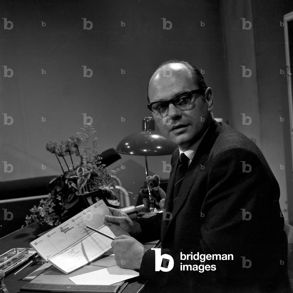 Journalist Dietrich Koch, presenter of politcial TV magazine 