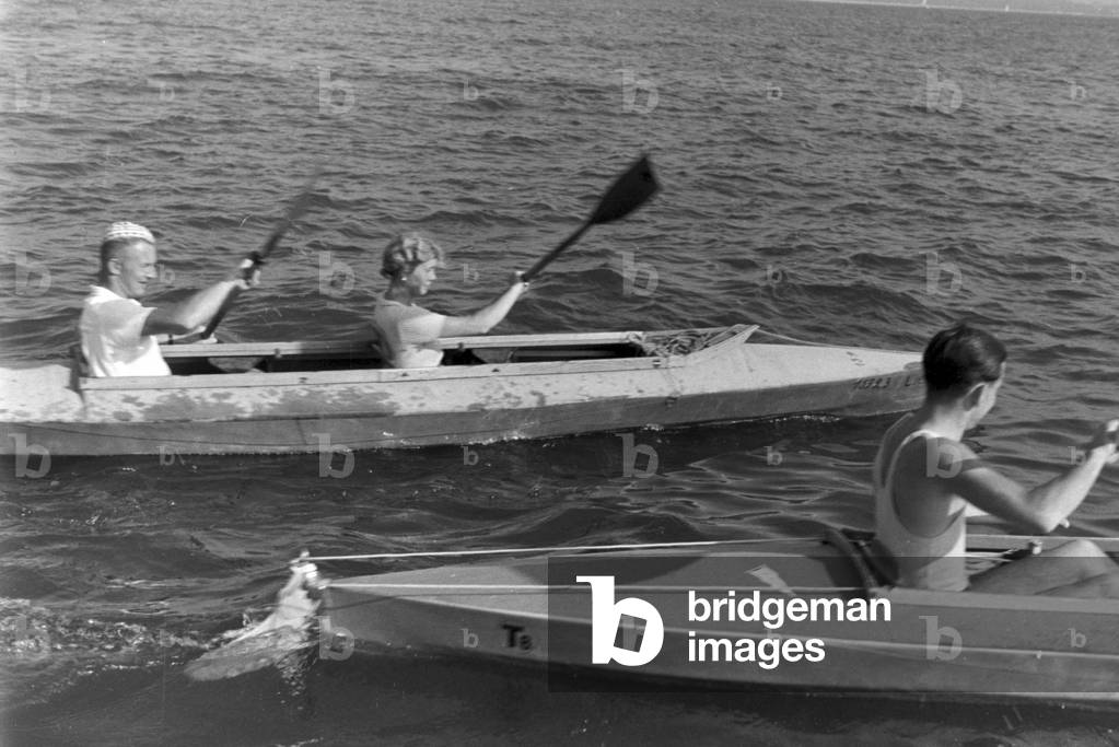 Vacation at the Baltic Sea, Germany 1930s (b/w photo)