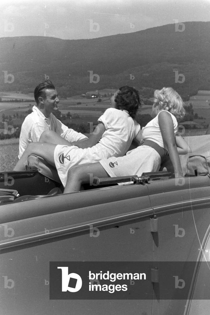 A trip to the Bohemian Forest with the Ford V8, Germany 1930s (b/w photo)