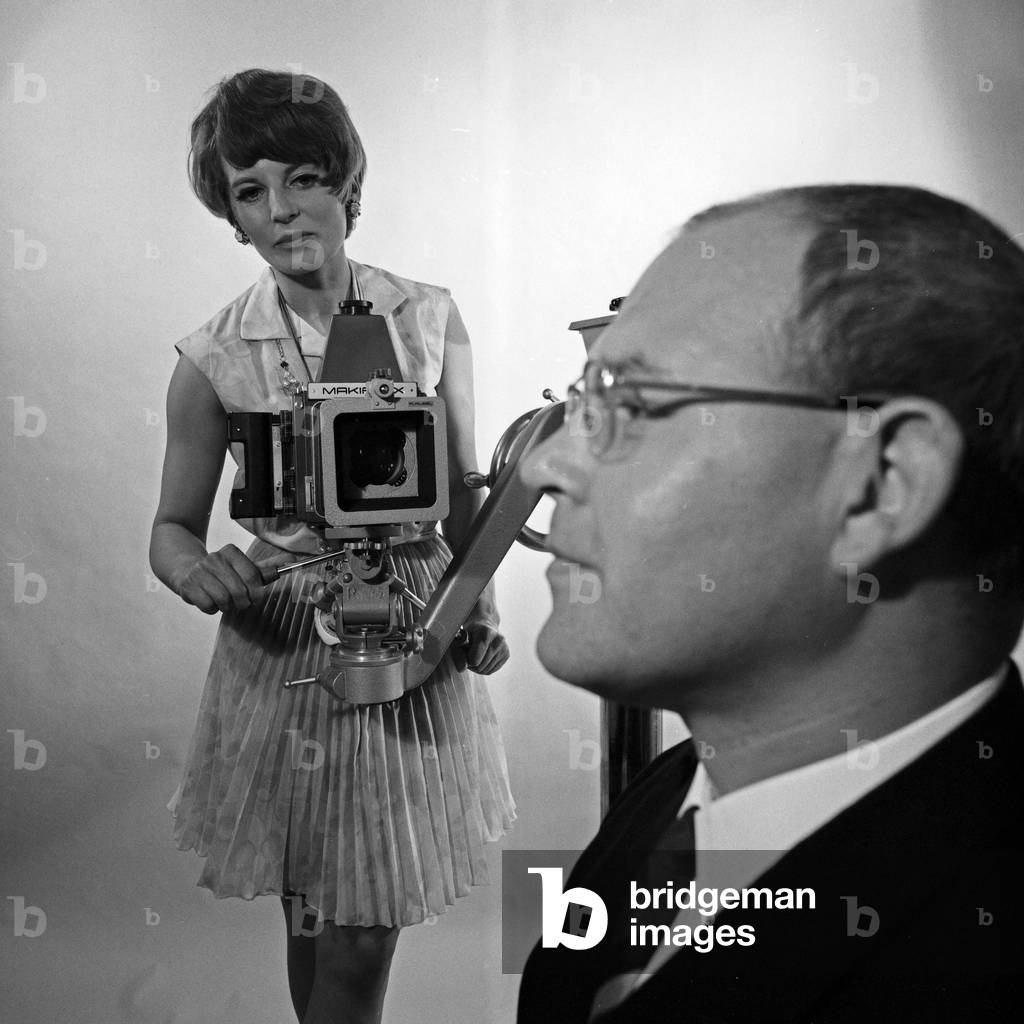 Kranz family posing in front of the camera, Germany 1960s