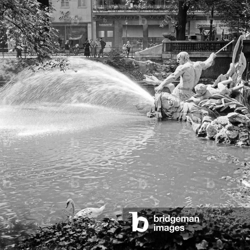 Tritons fountain at Koenigsallee avenue at Duesseldorf, Germany 1930s (b/w photo)