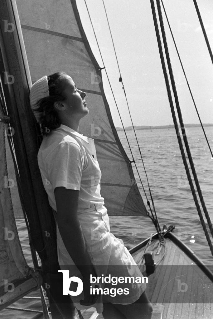 A summer day at the Baltic Sea, Germany 1930s (b/w photo)