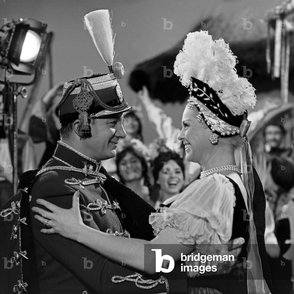 Viktoria and her Husar