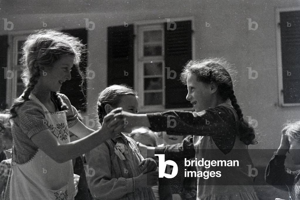 A school class in the Black Forest, Germany 1930s (b/w photo)