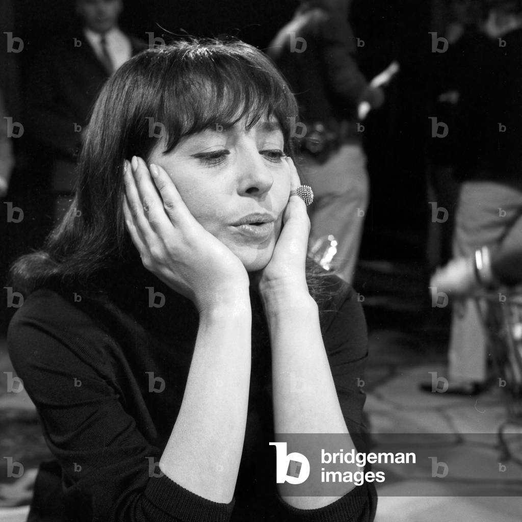 Jewish folk singer Belina at Hamburg, Germany 1960s