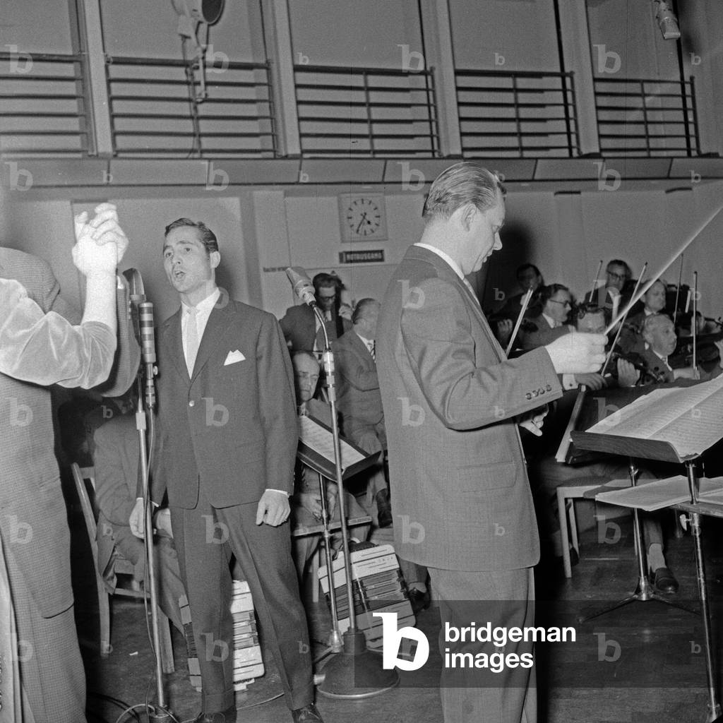 youong Schlager singer Freddy Quinn performing with the NDR dance orchestra, Germany 1950s