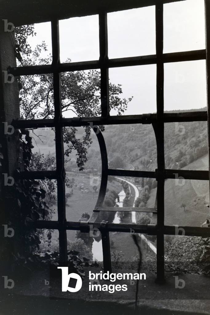 Panoramic view from the castle in Rothenburg ob der Tauber on the lush nature in the valley, Germany 1930s (b/w photo)