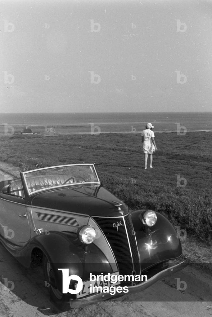 Vacation at the Baltic Sea, Germany 1930s (b/w photo)