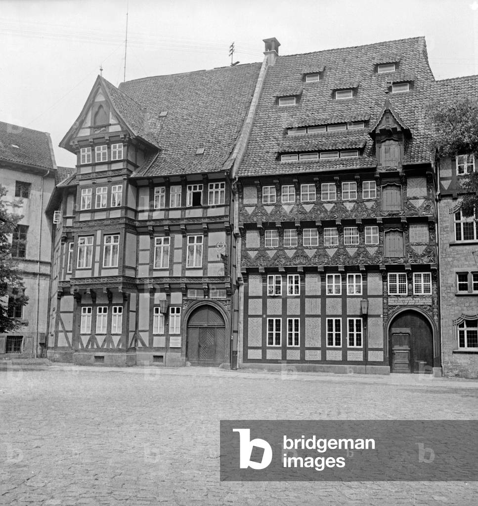 A group of timbered houses at the old city of Braunschweig, Germany 1930s (b/w photo)