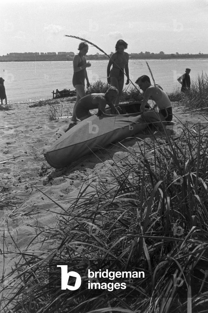 Vacation at the Baltic Sea, Germany 1930s (b/w photo)