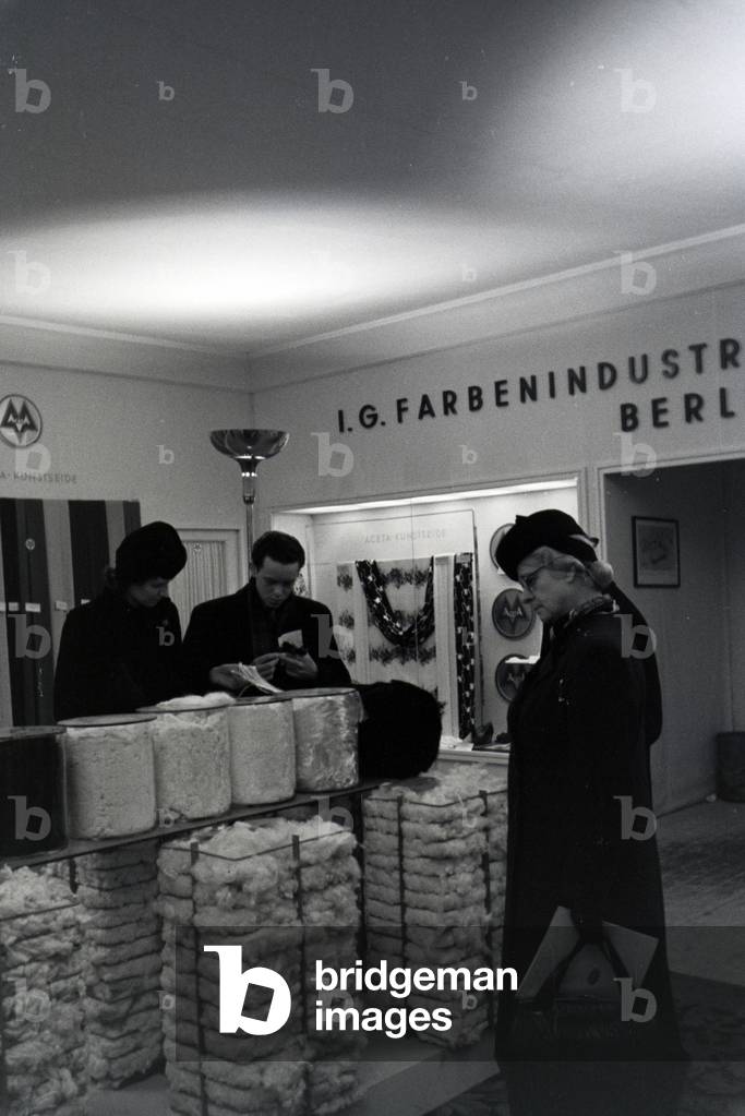 A stand by the company I.G.Farbenindustrie with aceta artificial silk, on the occasion of the Wiener Modewoche in the house of fashion 