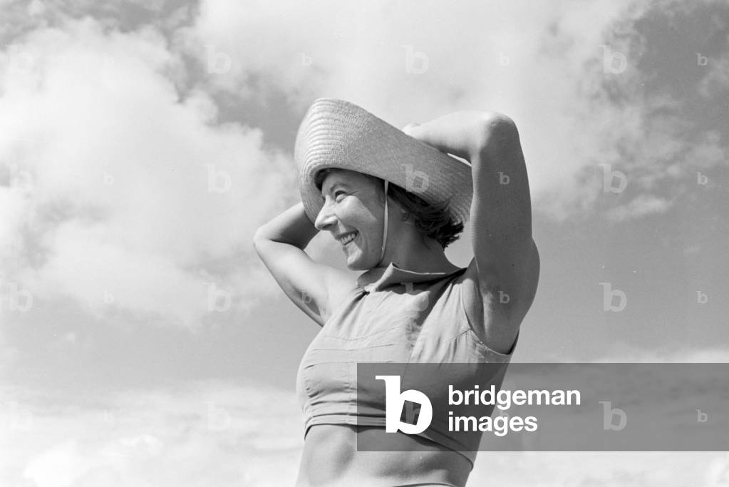 The popular dancer Gret Palucca on vacation on Sylt, Germany 1930s (b/w photo)