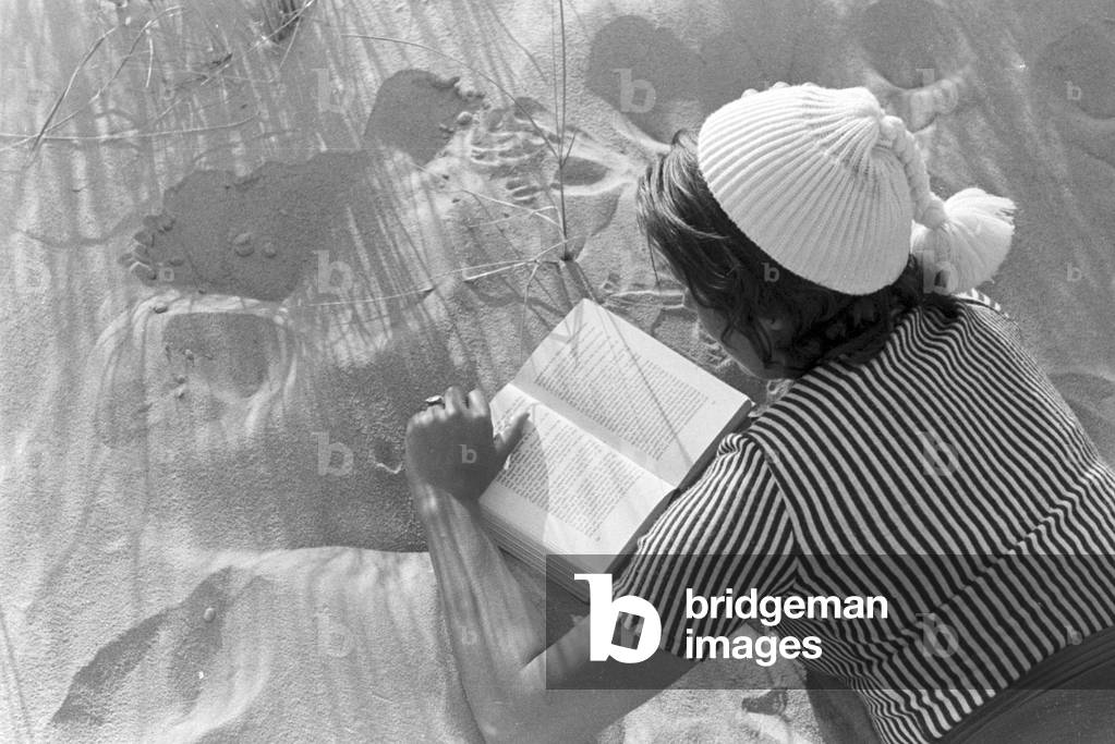 Vacation at the Baltic Sea, Germany 1930s (b/w photo)