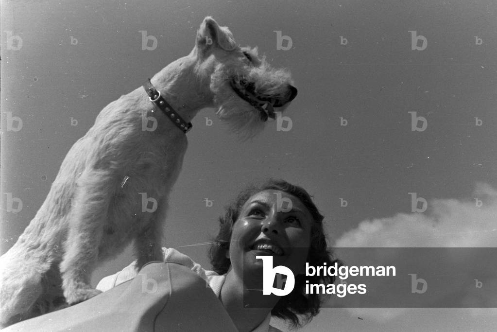 A ride with the Ford V8, Germany 1930s (b/w photo)