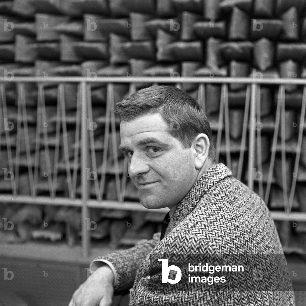 German actor Werner Schumacher at the production of an audio play of channel NDR in Hamburg, Germany 1950s