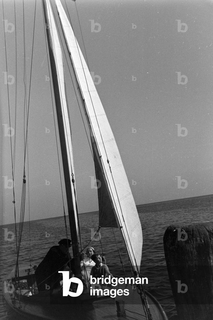 A summer day at the Baltic Sea, Germany 1930s (b/w photo)