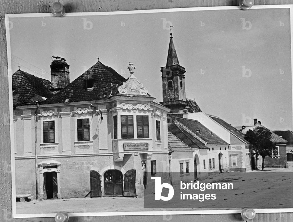 Artwork of an elder photograph, Germany 1930s (b/w photo)