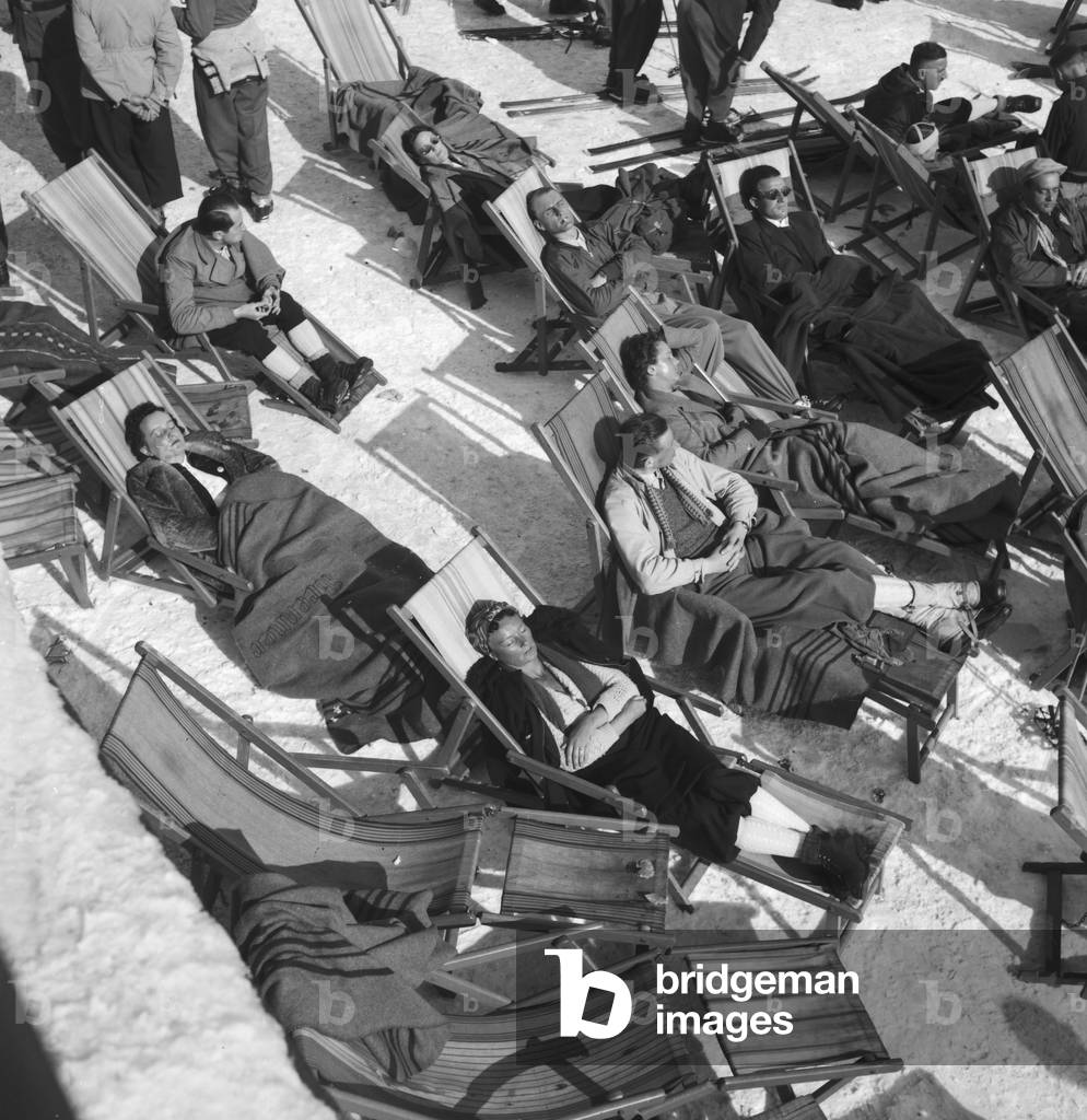 Winter vacation at the Arlberg area, Austria 1930s (b/w photo)