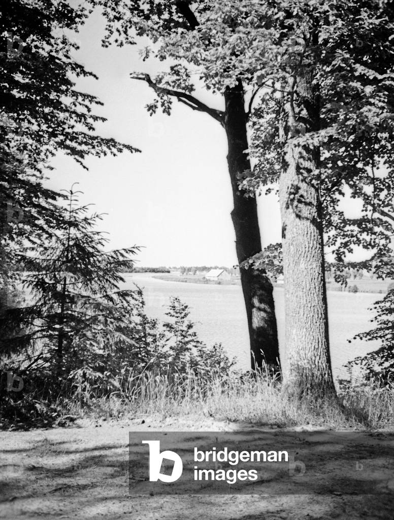 At the Alle water reservoir near Friedland, East Prussia, 1930s (b/w photo)