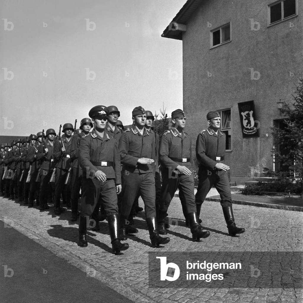 Marching to the drill ground, Germany 1940s (b/w photo)