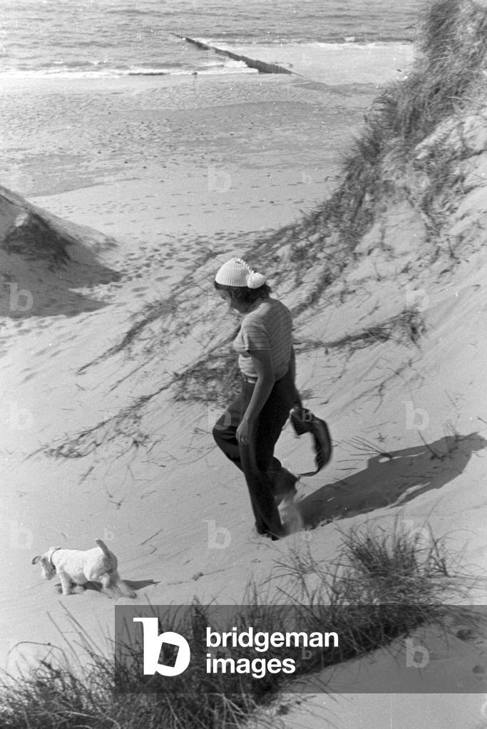 Vacation at the Baltic Sea, Germany 1930s (b/w photo)