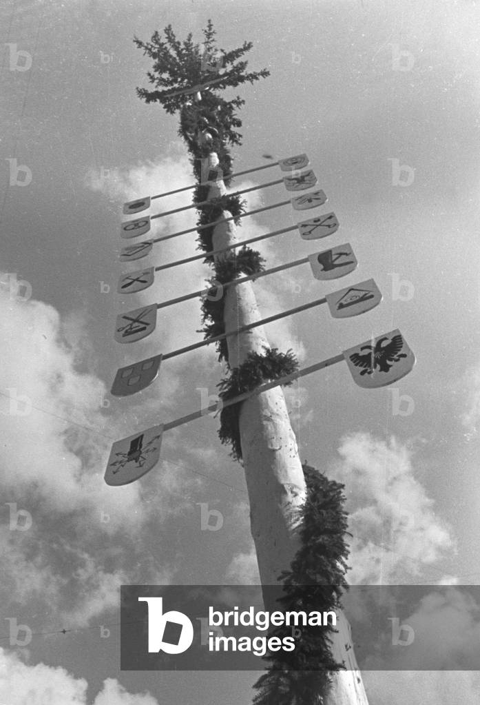 Main market at Amorbach, Germany 1930s (b/w photo)