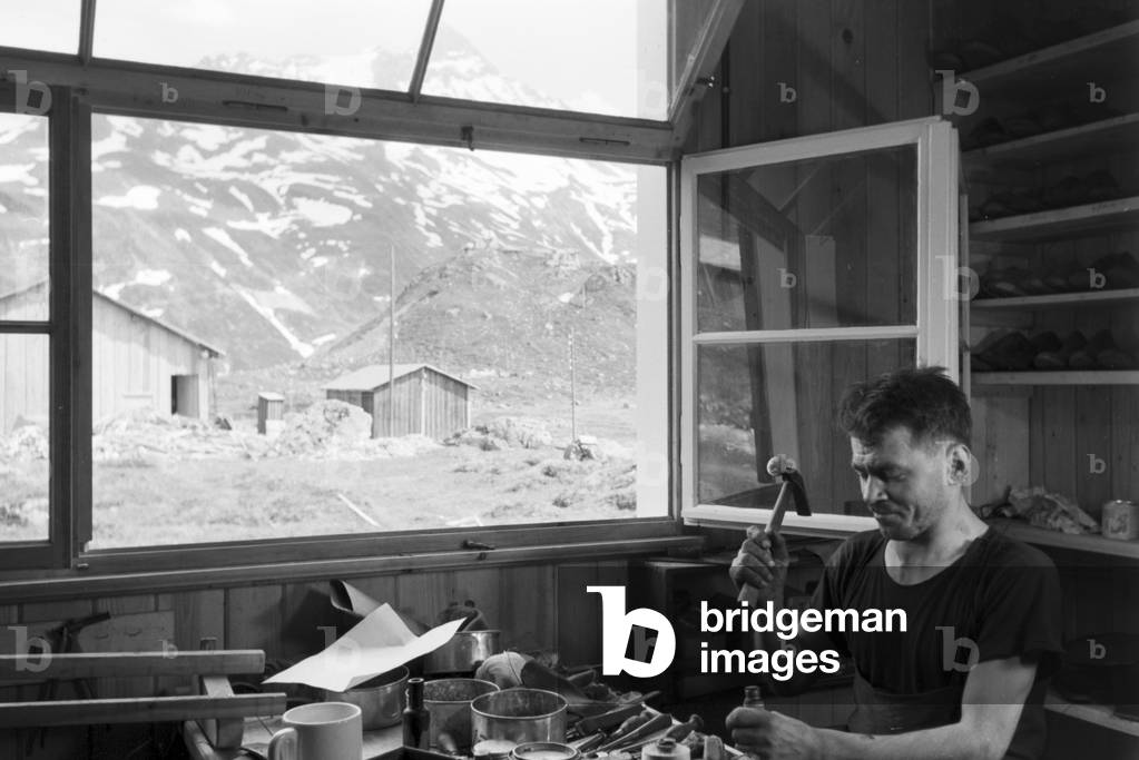 A village developing at the Piz Buin, Germany 1930s (b/w photo)