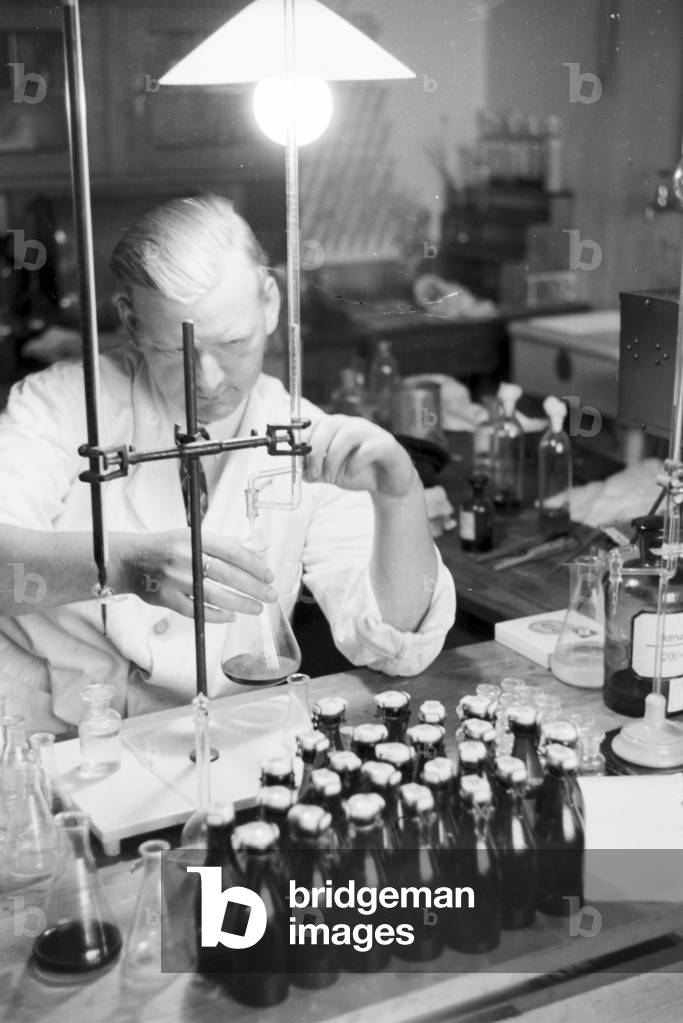 Scientific research in the German Bight, Germany 1930s (b/w photo)