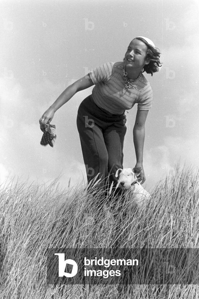 Vacation at the Baltic Sea, Germany 1930s (b/w photo)