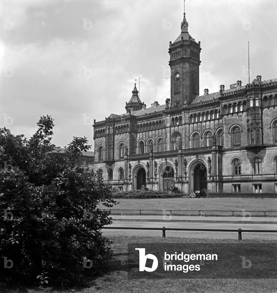 University of technology at Guelfs' castle in Hanover, Germany 1930s (b/w photo)
