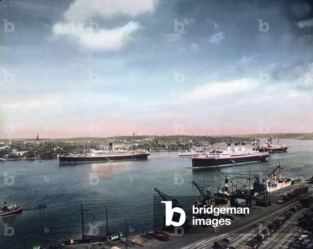 Stockholm, steamers in the electricity