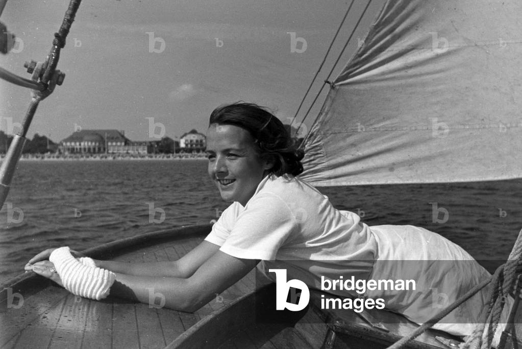 A summer day at the Baltic Sea, Germany 1930s (b/w photo)