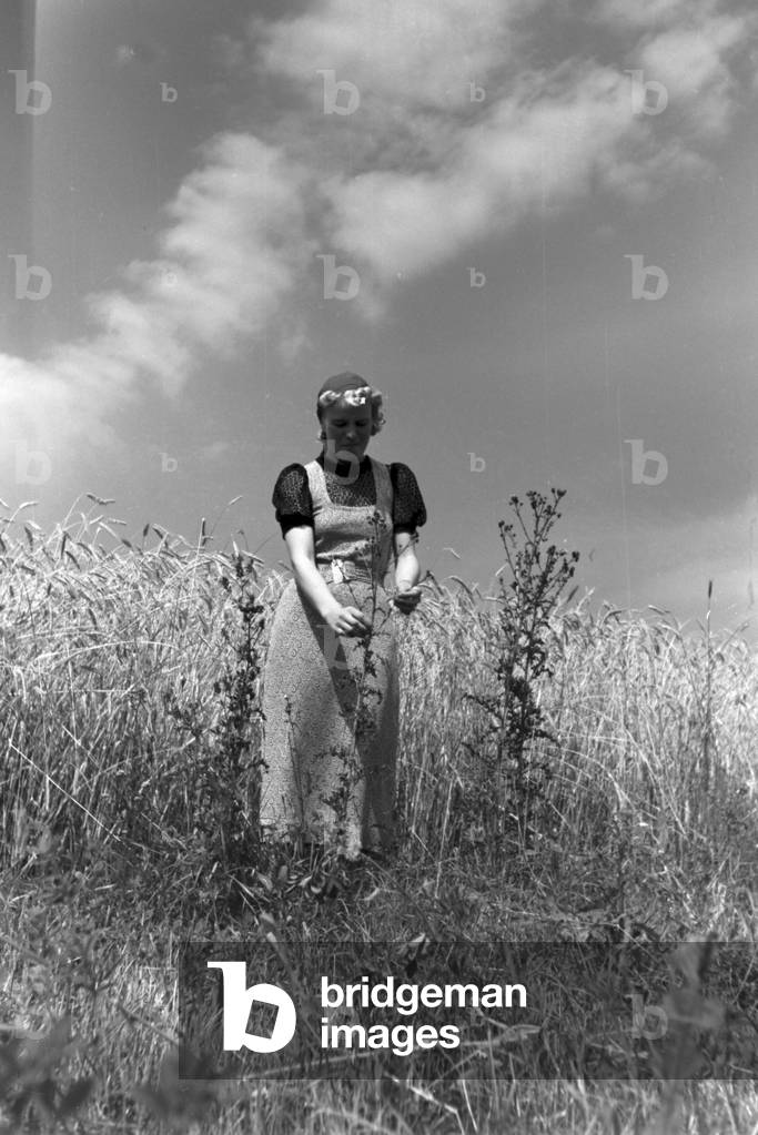 Vacations on Westerland, Germany 1930s (b/w photo)