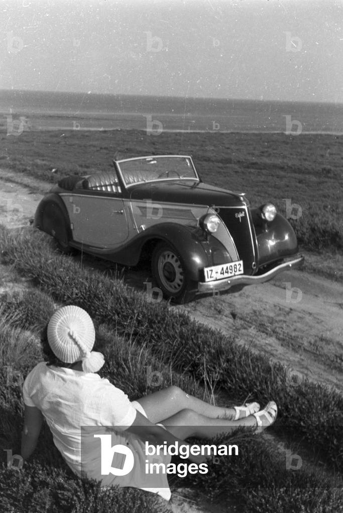 Vacation at the Baltic Sea, Germany 1930s (b/w photo)