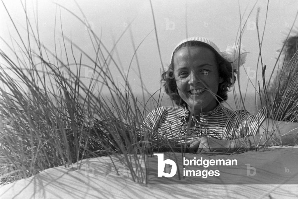 Vacation at the Baltic Sea, Germany 1930s (b/w photo)
