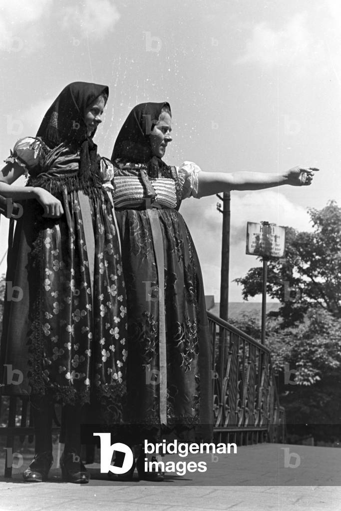 A trip to Gleiwitz in Upper Silesia, Germany 1930s (b/w photo)