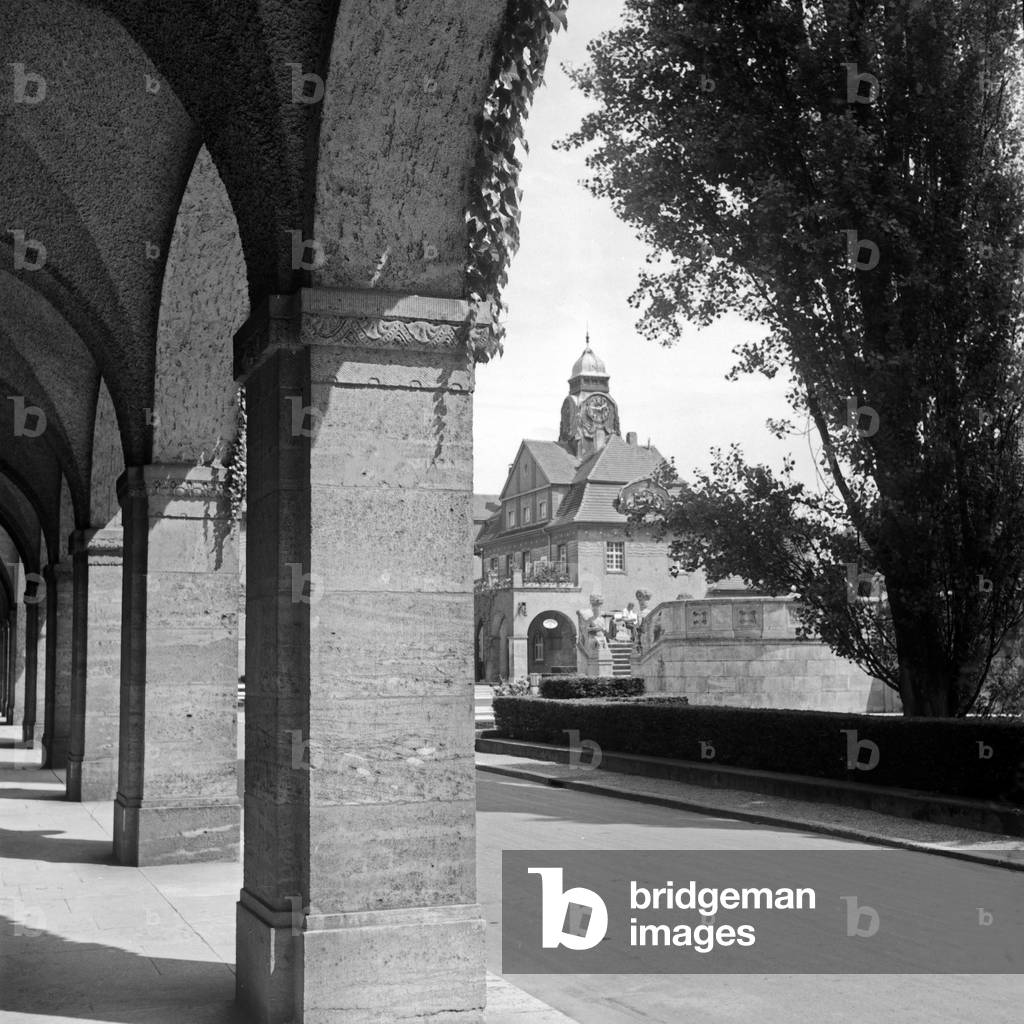 At Sprudelhof spa in Bad Nauheim, Germany 1930s (b/w photo)