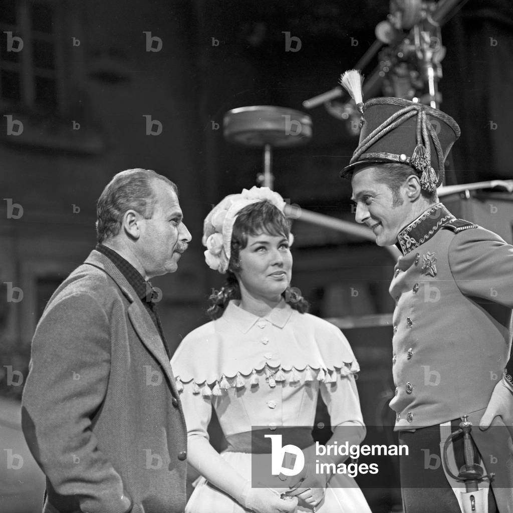 The Little Court Concert - Musical fun game from the world Car