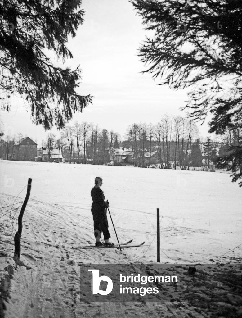 At the skiing region around Zinten, East Prussia, 1930s (b/w photo)